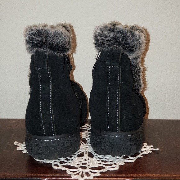 Adorable Ankle Booties - Picture 4 of 7